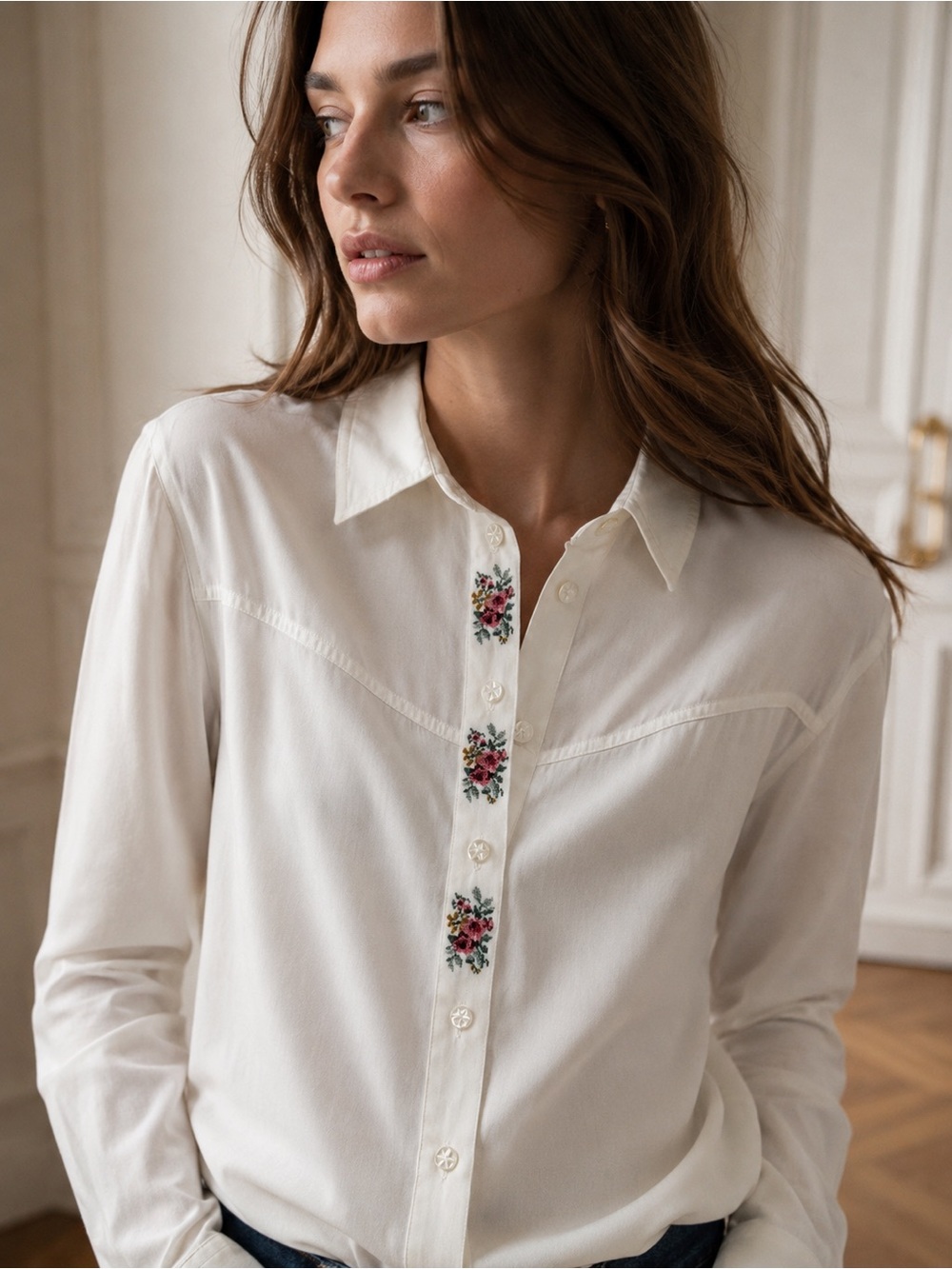 Vintage MIA embroidered Cream Lightweight Top size Small